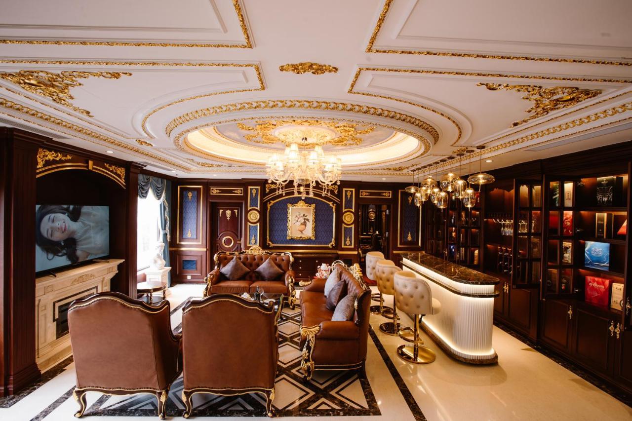 Grand Phoenix