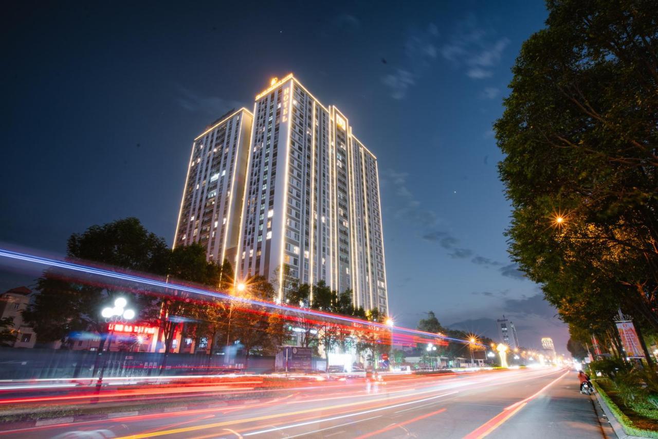 Grand Phoenix Hotel 5*