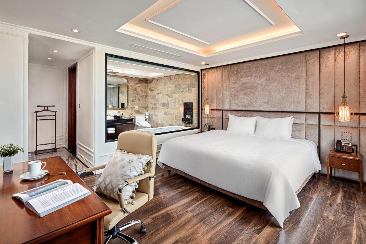 Ravatel Luxury Hotel