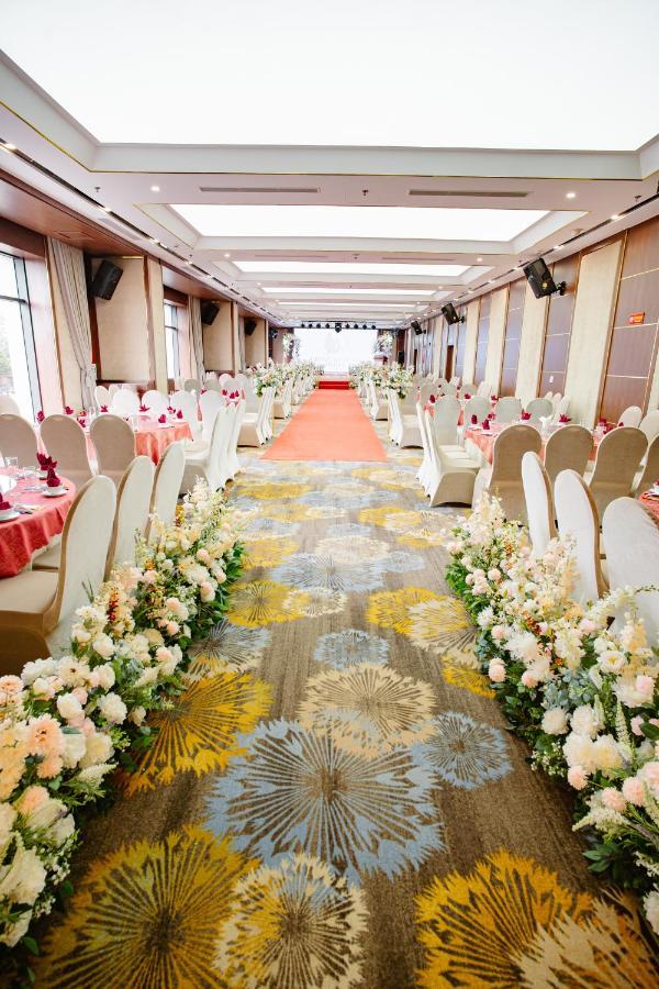 Grand Phoenix Hotel