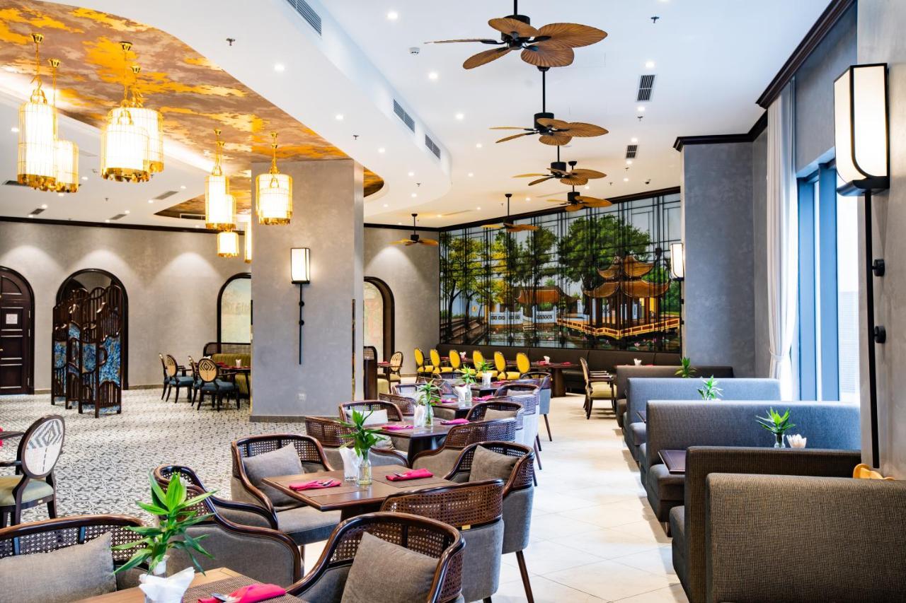 Grand Phoenix Hotel 5*
