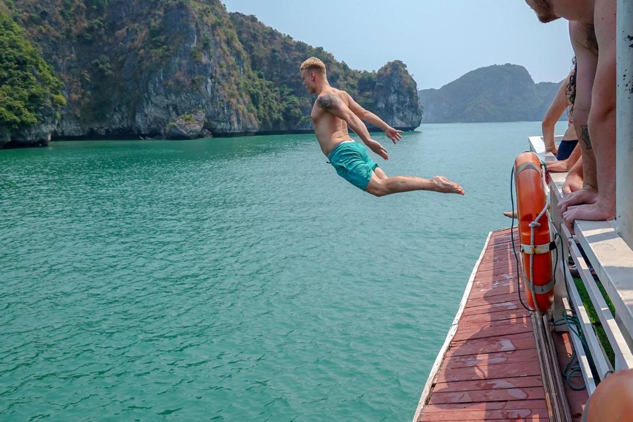  Du Thuyền Fantasea
