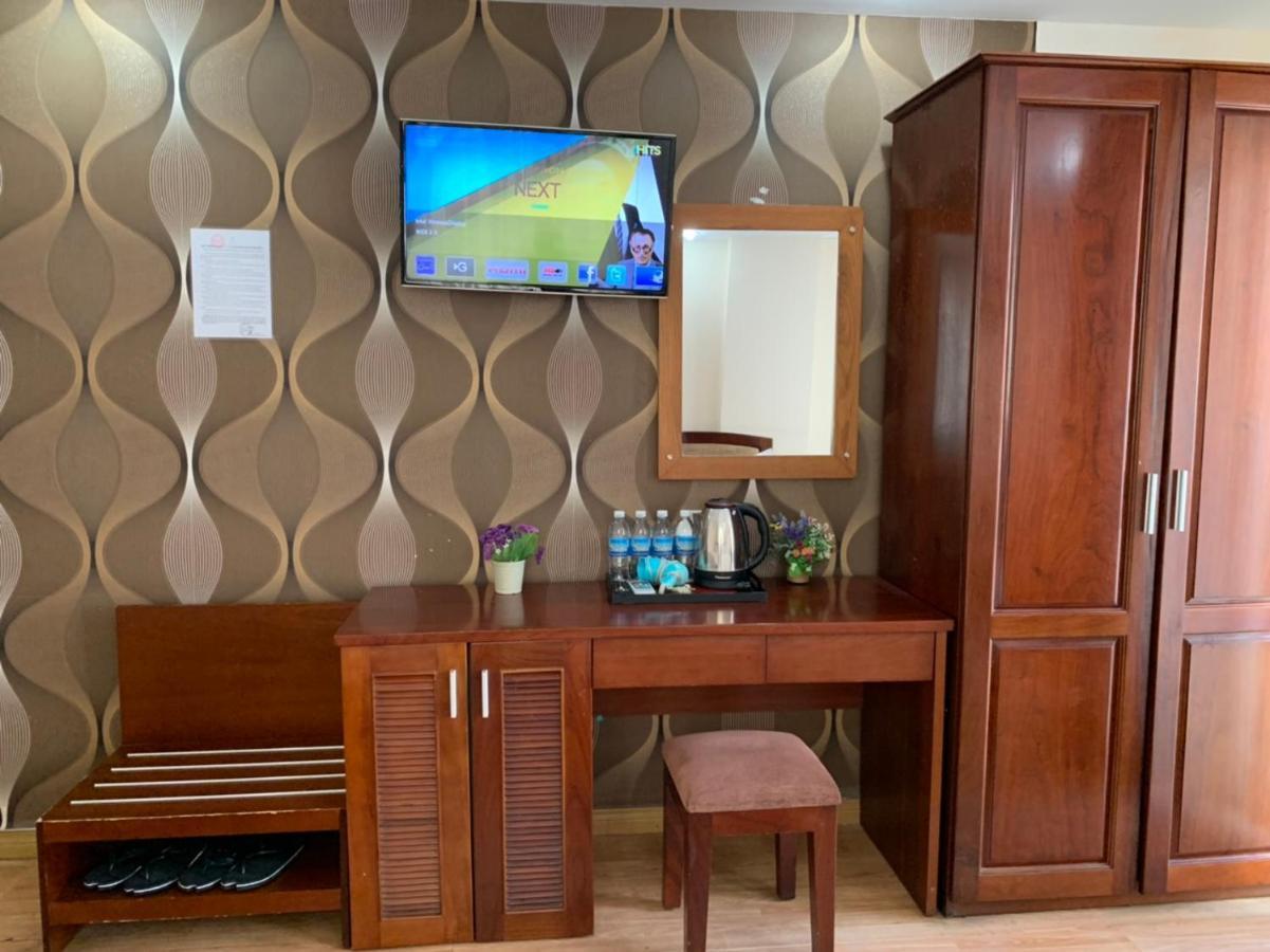 Begonia Hotel *