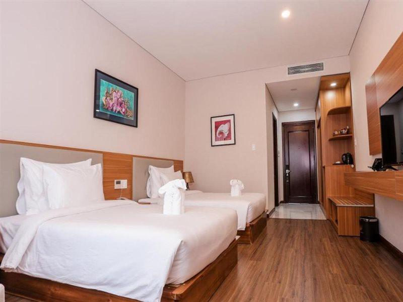 Elephants Hotel 4*