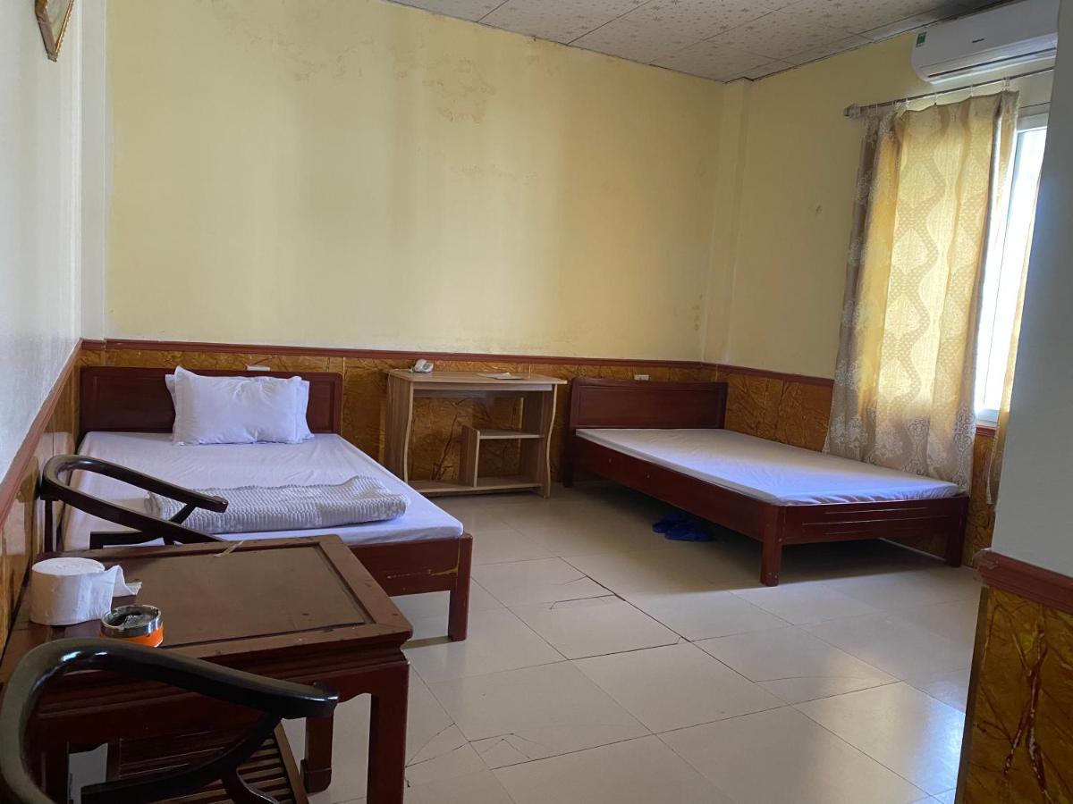 Nha Nghi Famy Love hotel *