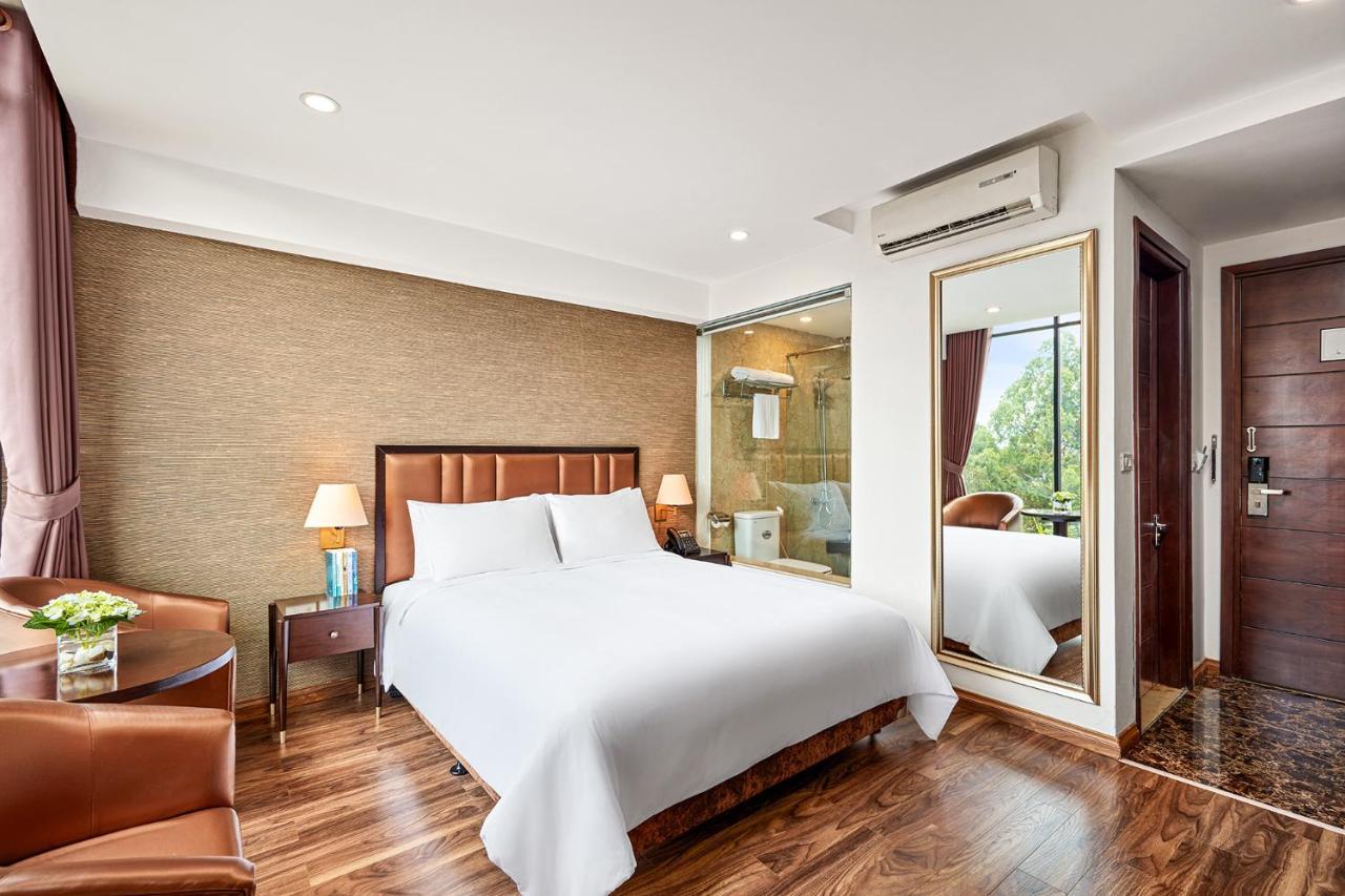 Khách sạn Ravatel 3*