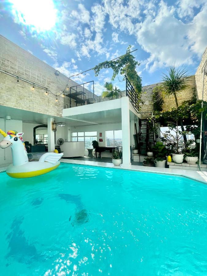 White Penthouse-rooftop Pool Private -central * Ho Chi Minh City