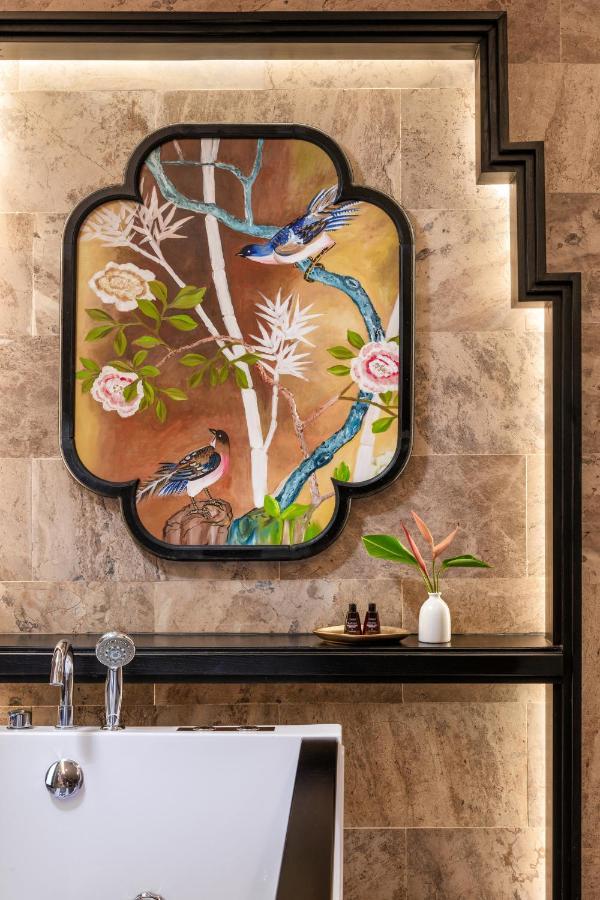 Ravatel Luxury Hotel