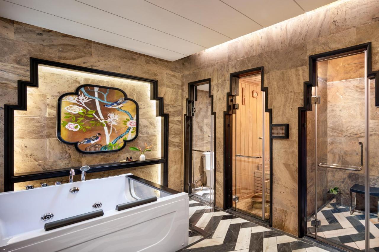 Ravatel Luxury Hotel 4*