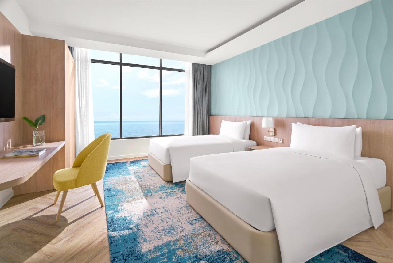 By Ihg