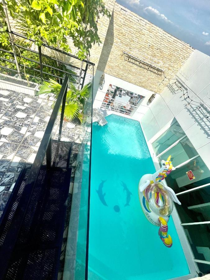 White Penthouse-rooftop Pool Private -central * Ho Chi Minh City