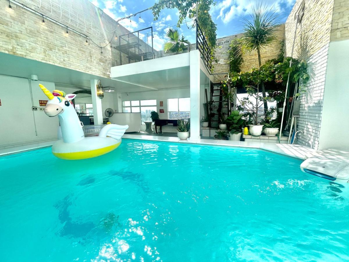 White Penthouse-rooftop Pool Private -central * Ho Chi Minh City