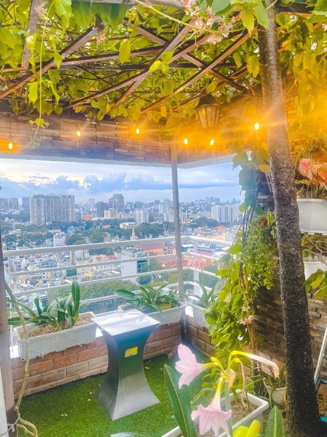 White Penthouse-rooftop Pool Private -central * Ho Chi Minh City
