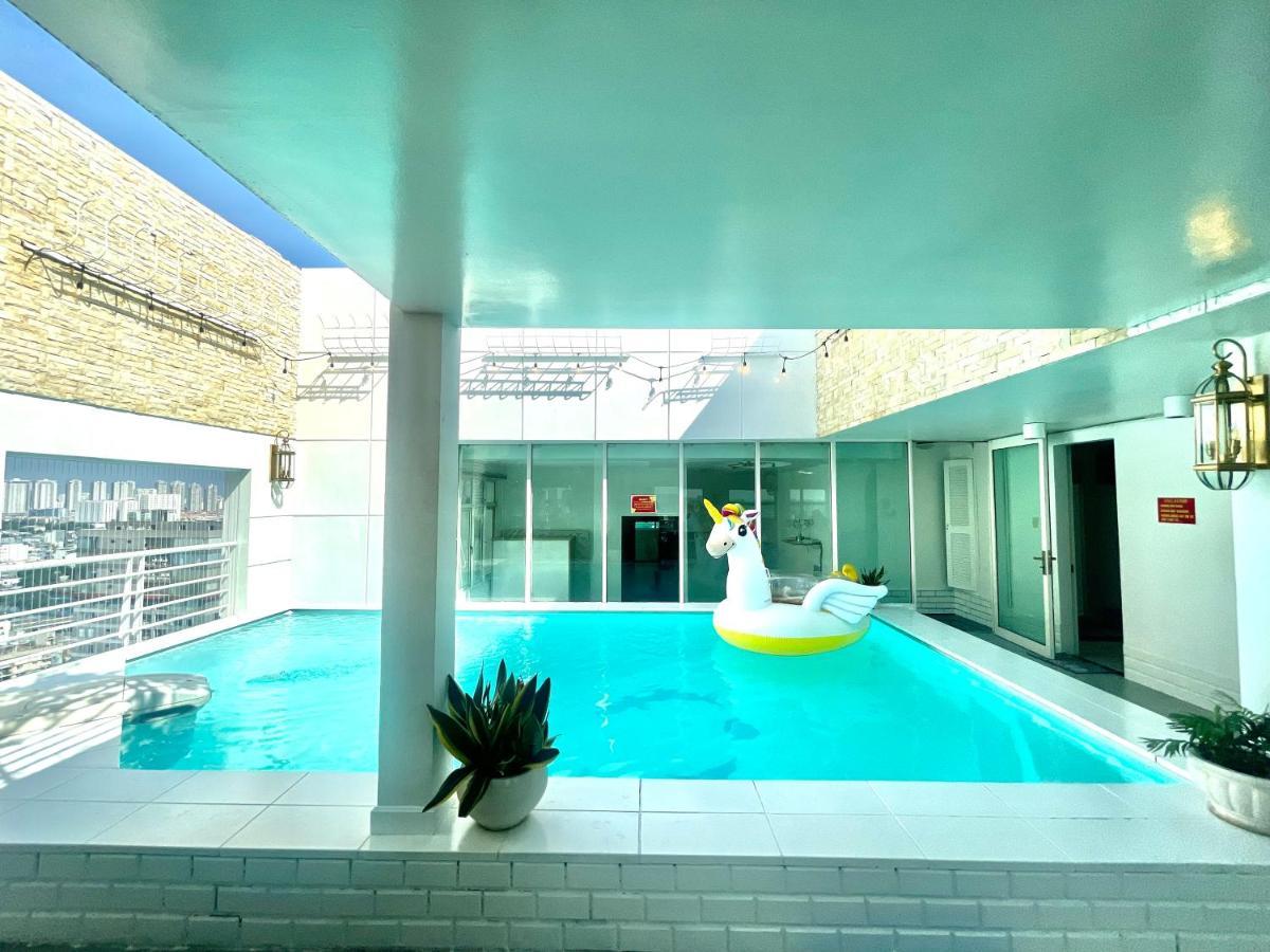 Apartment White Penthouse-rooftop Pool Private -central Ho Chi Minh City