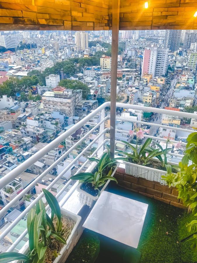 Apartment White Penthouse-rooftop Pool Private -central Ho Chi Minh City