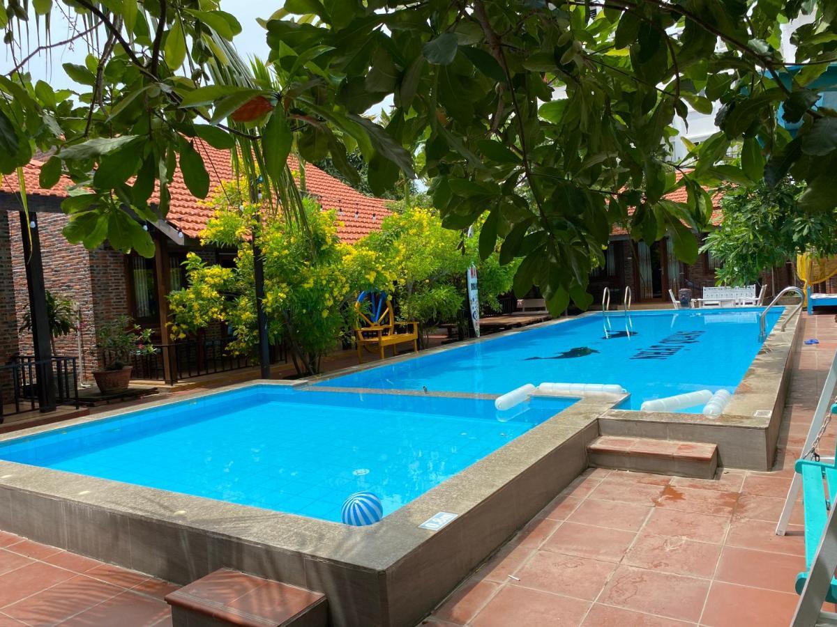 MAY Bungalow Hotel 2*