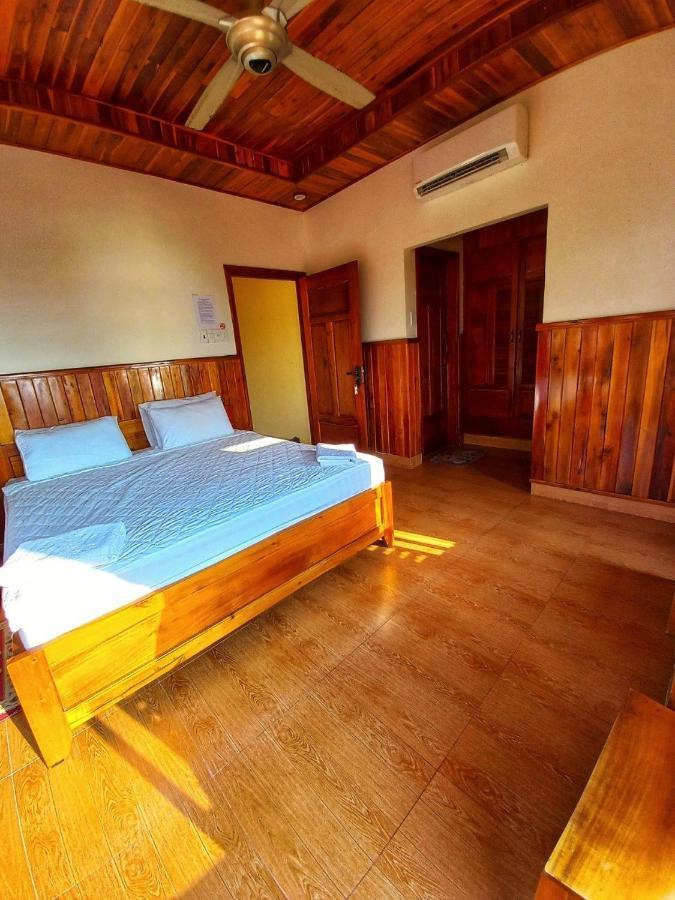 Sunny Hotel