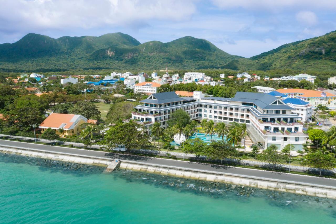 The Secret Con Dao Hotel