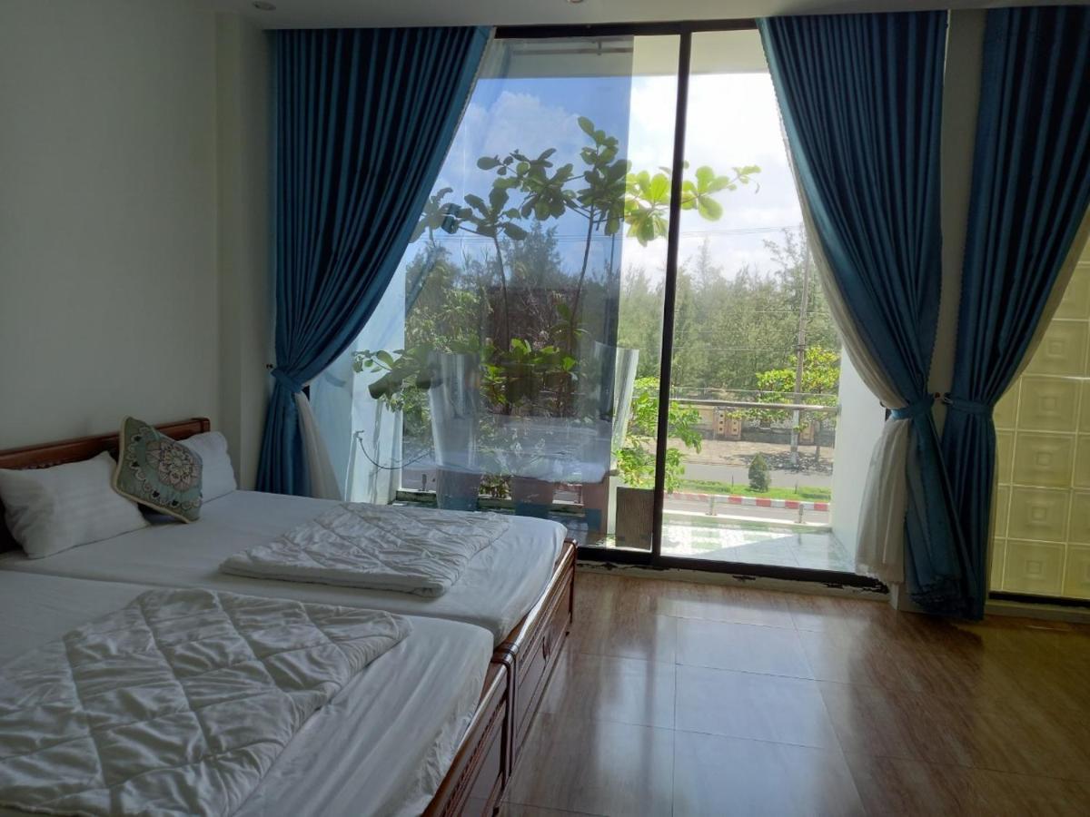 - Khách sạn *