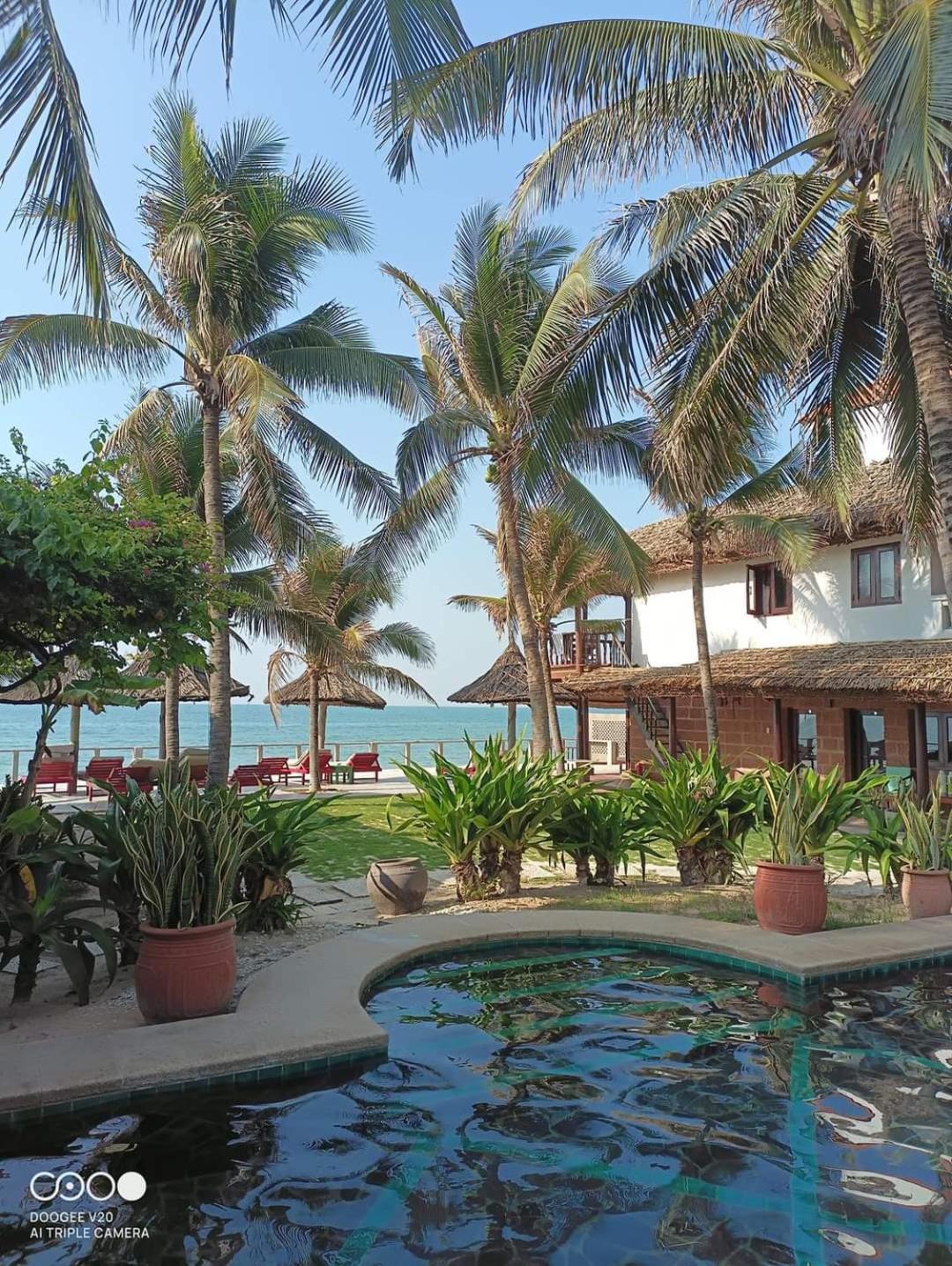 Resort Full Moon