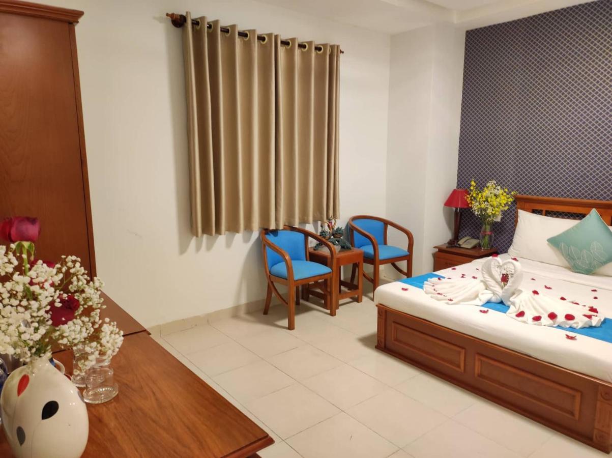 Hồng Hạc 2* TP. Hồ Chí Minh