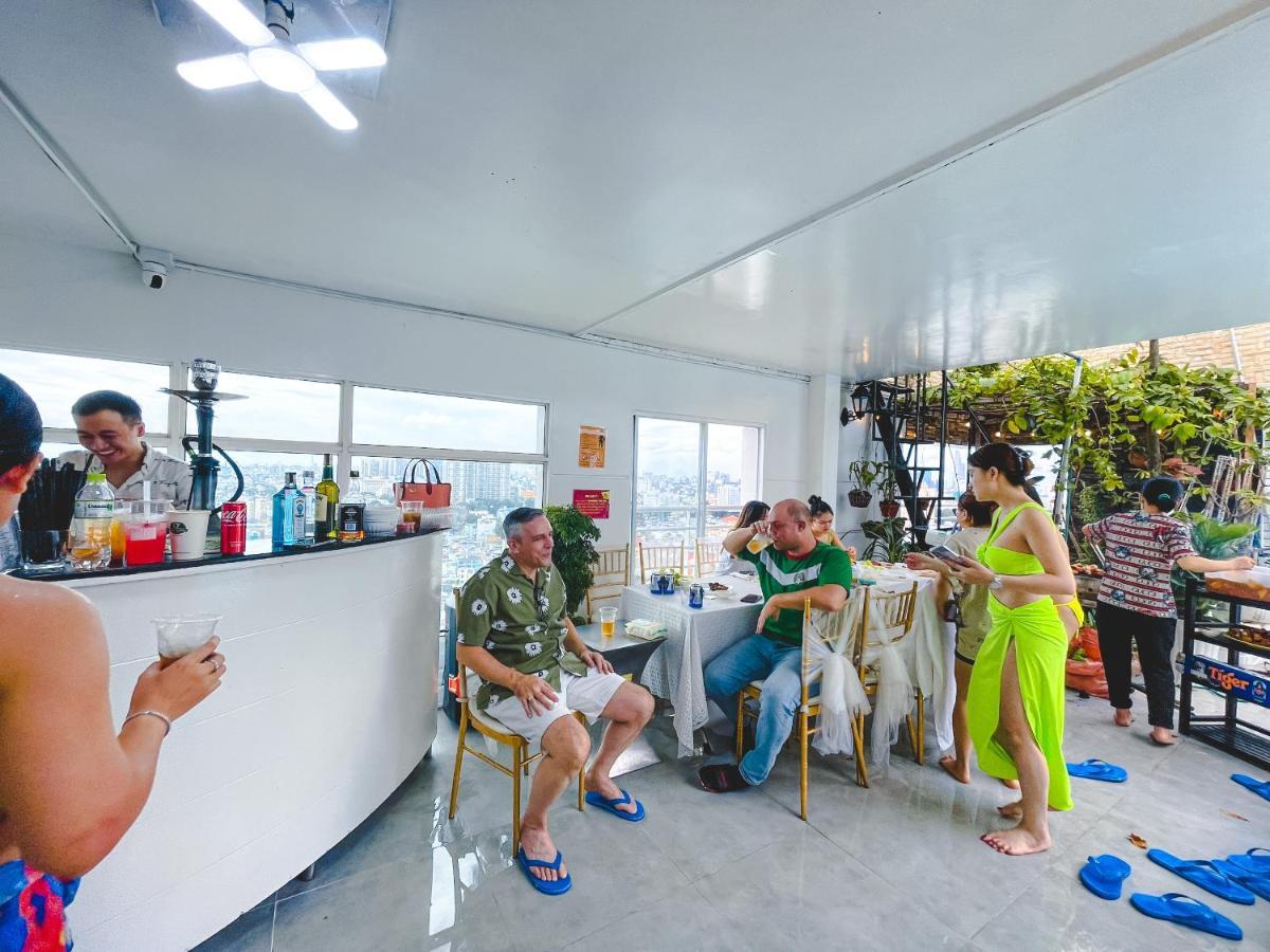 Apartment White Penthouse-rooftop Pool Private -central Ho Chi Minh City