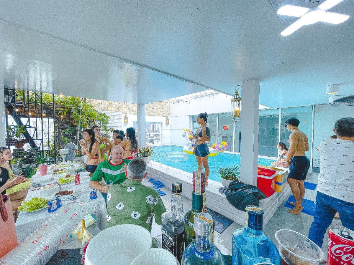 White Penthouse-rooftop Pool Private -central Ho Chi Minh City