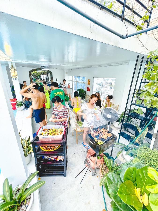 White Penthouse-rooftop Pool Private -central Apartment Ho Chi Minh City