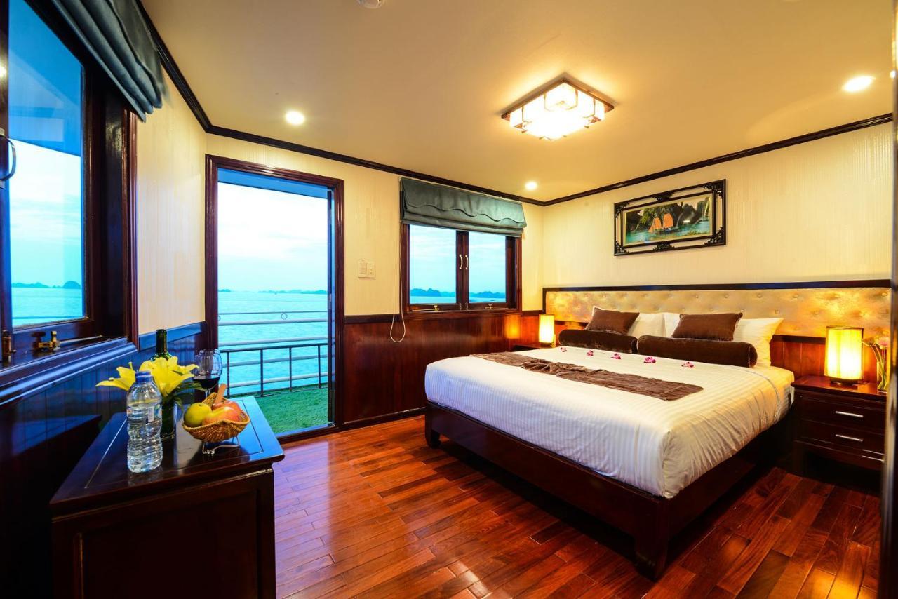 Swan Cruises Halong  Ha Long