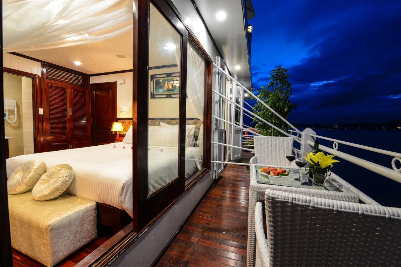Swan Cruises Halong  4*
