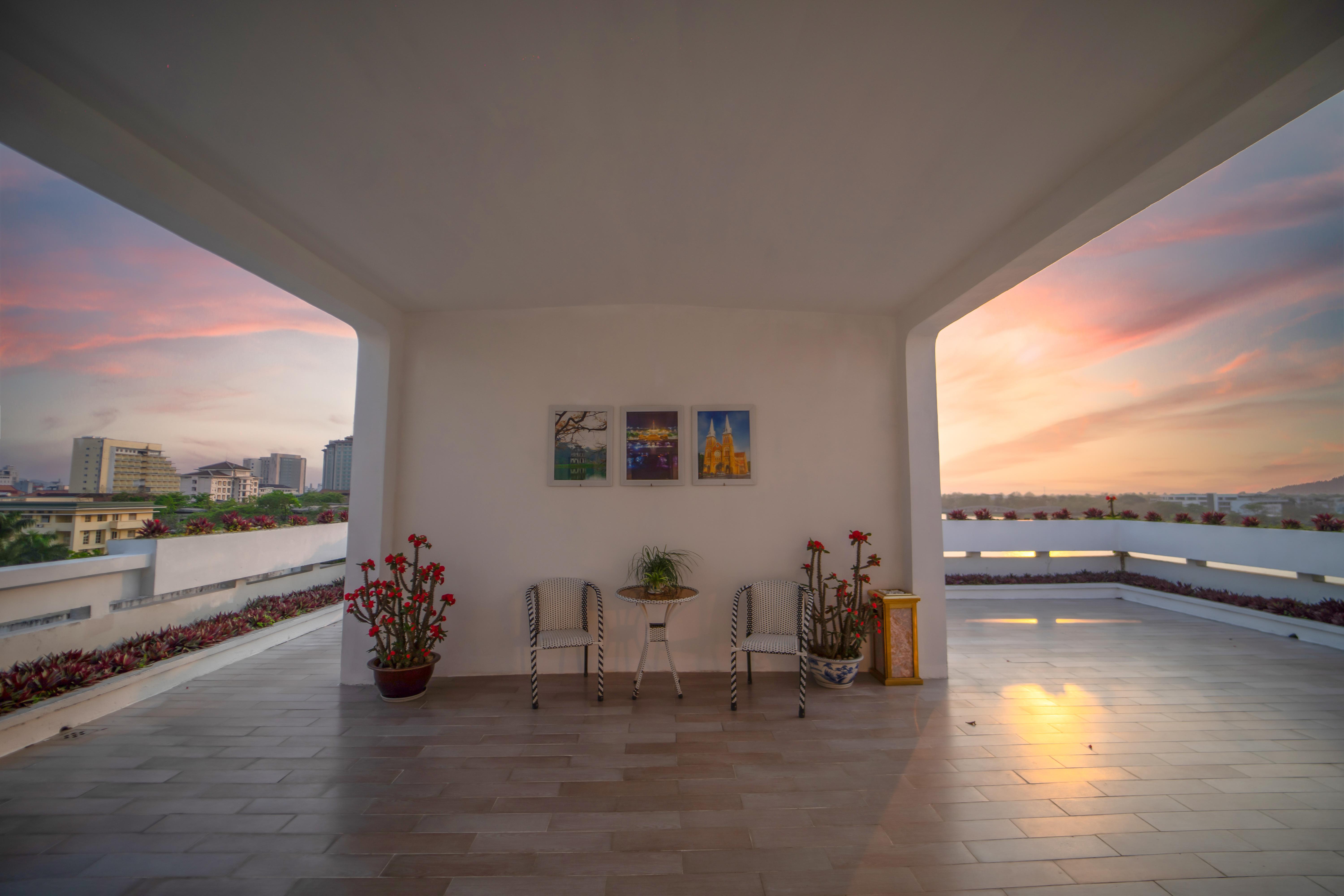 Century Riverside 4*