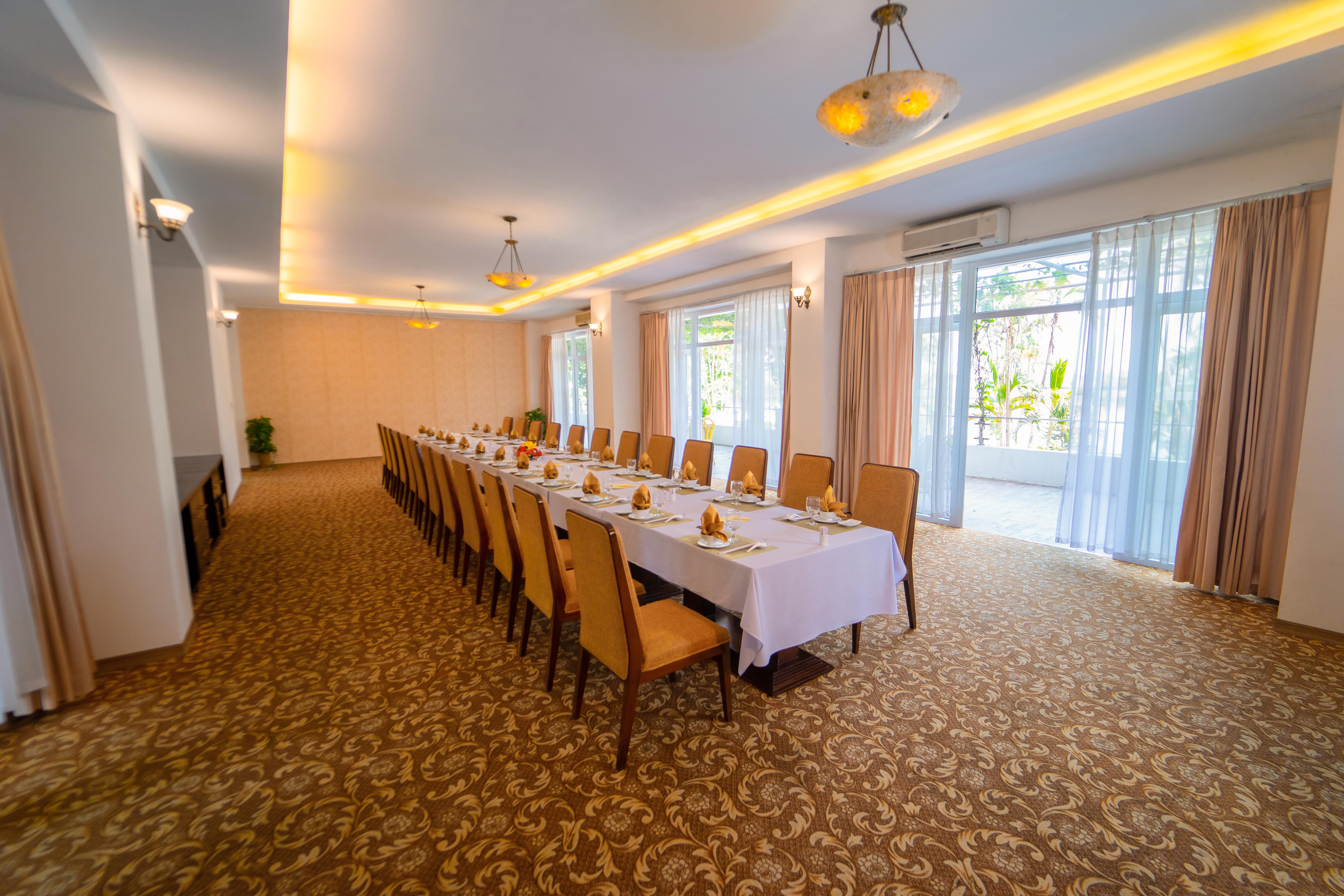 Century Riverside Khách sạn Huế