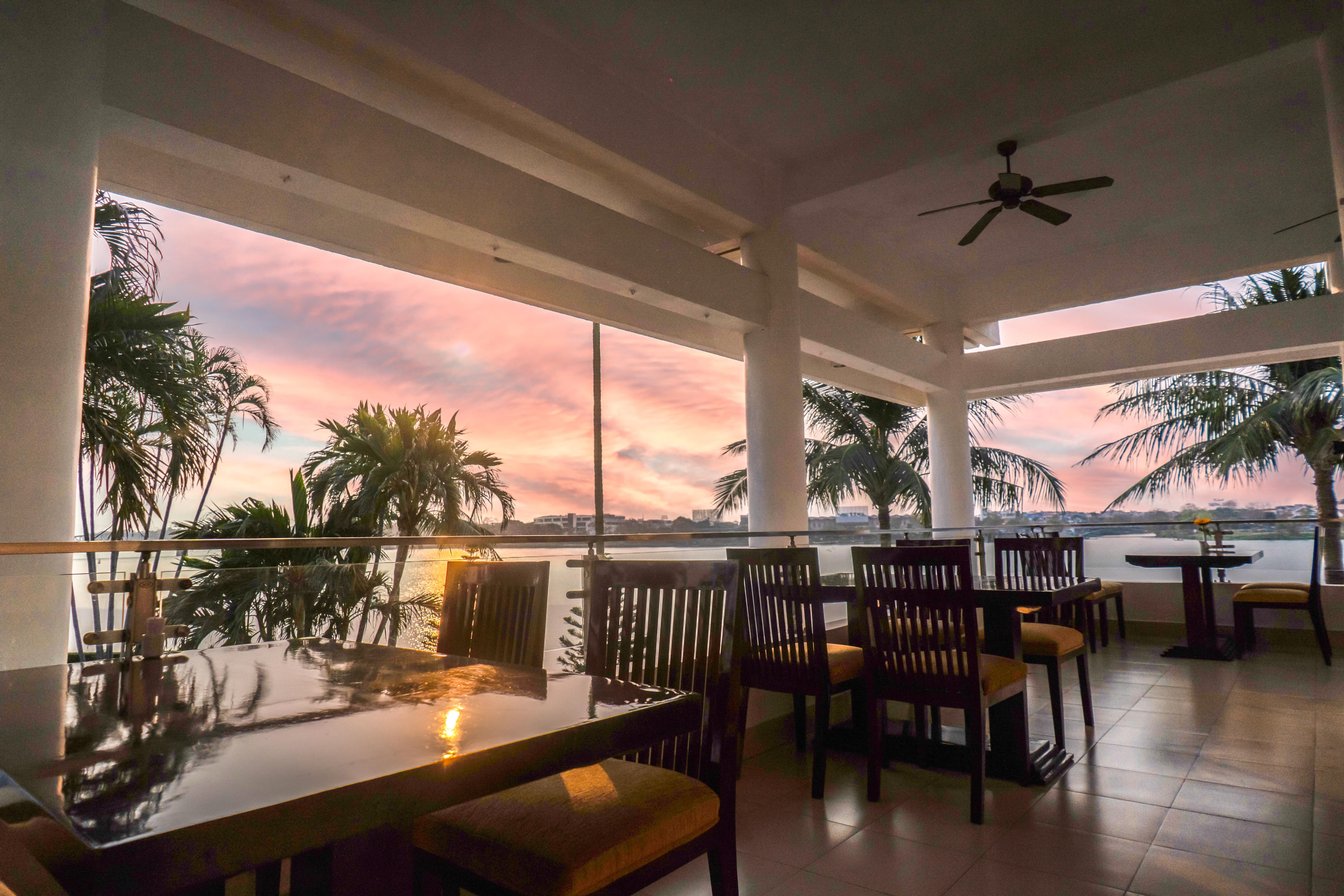 Century Riverside 4* Huế