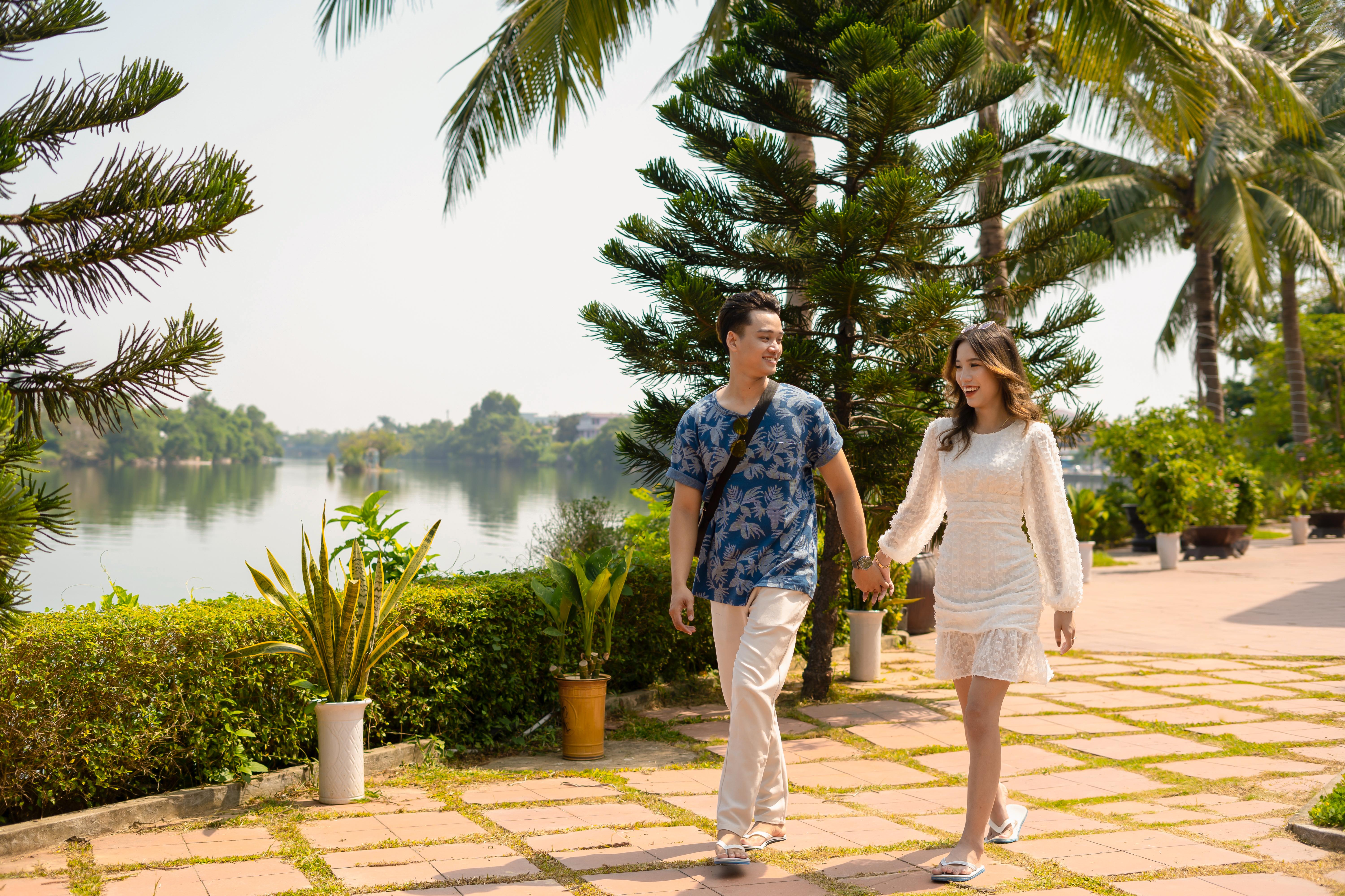 Khách sạn Century Riverside