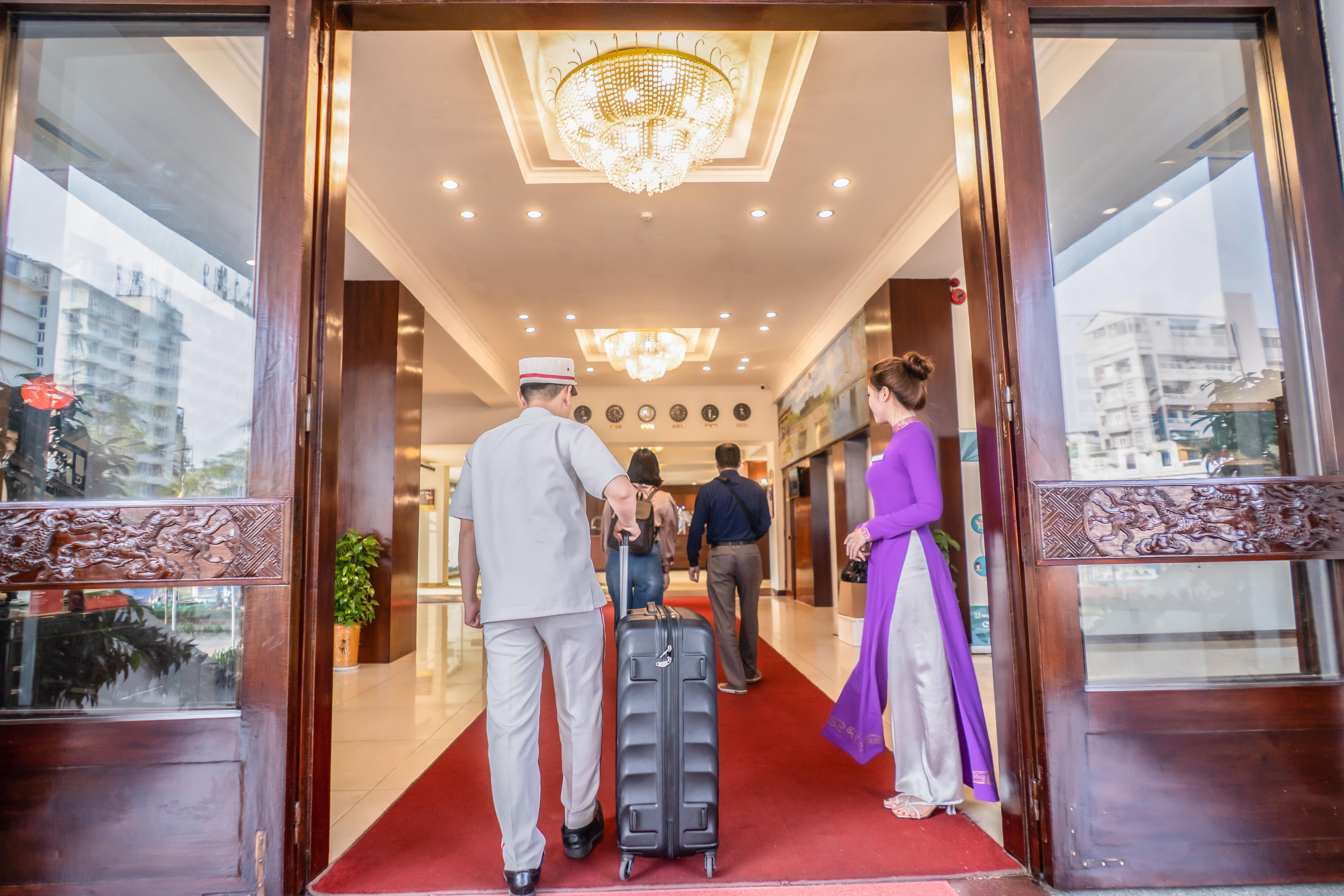 Khách sạn Century Riverside Huế