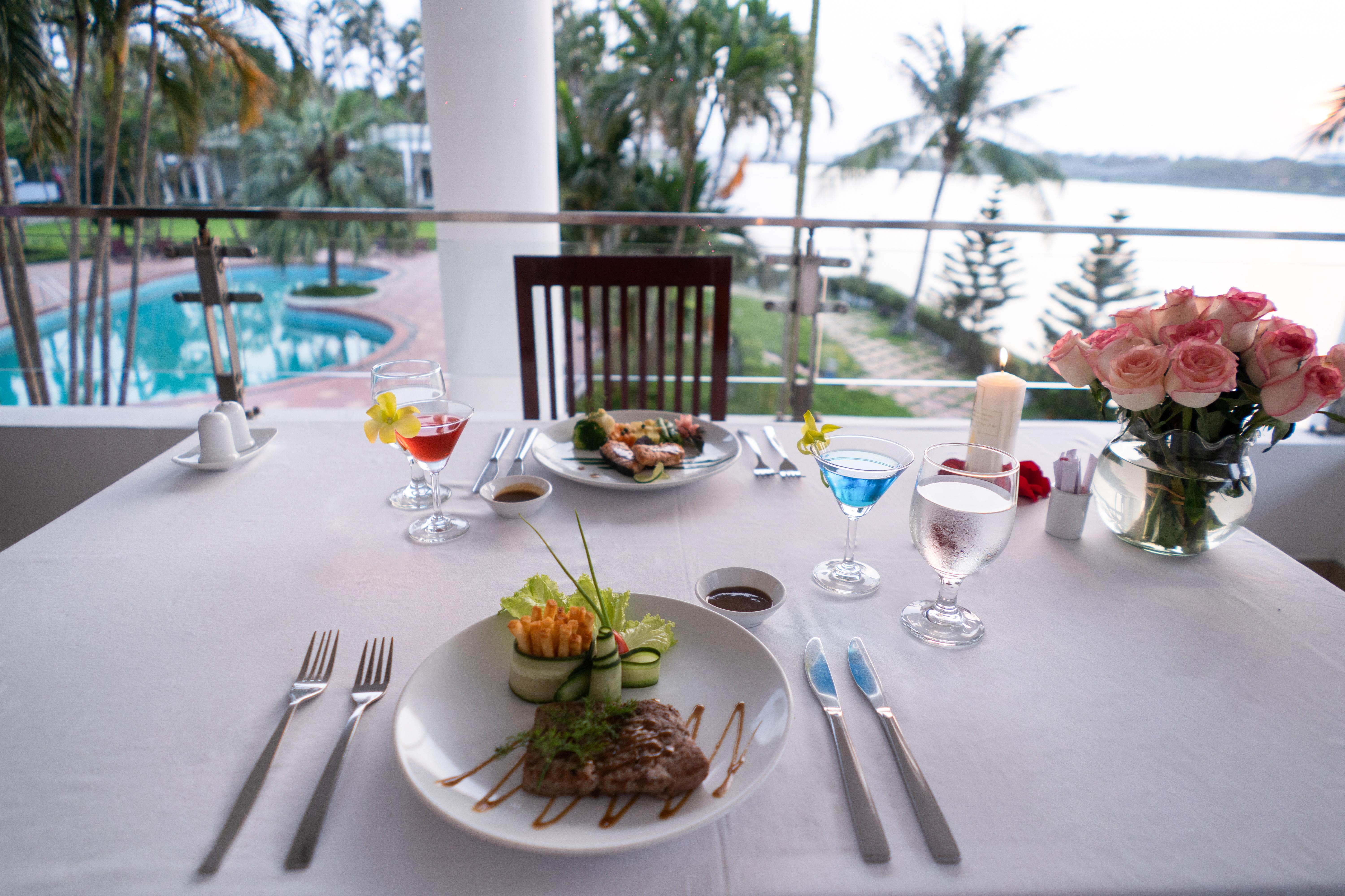 Century Riverside Khách sạn Huế