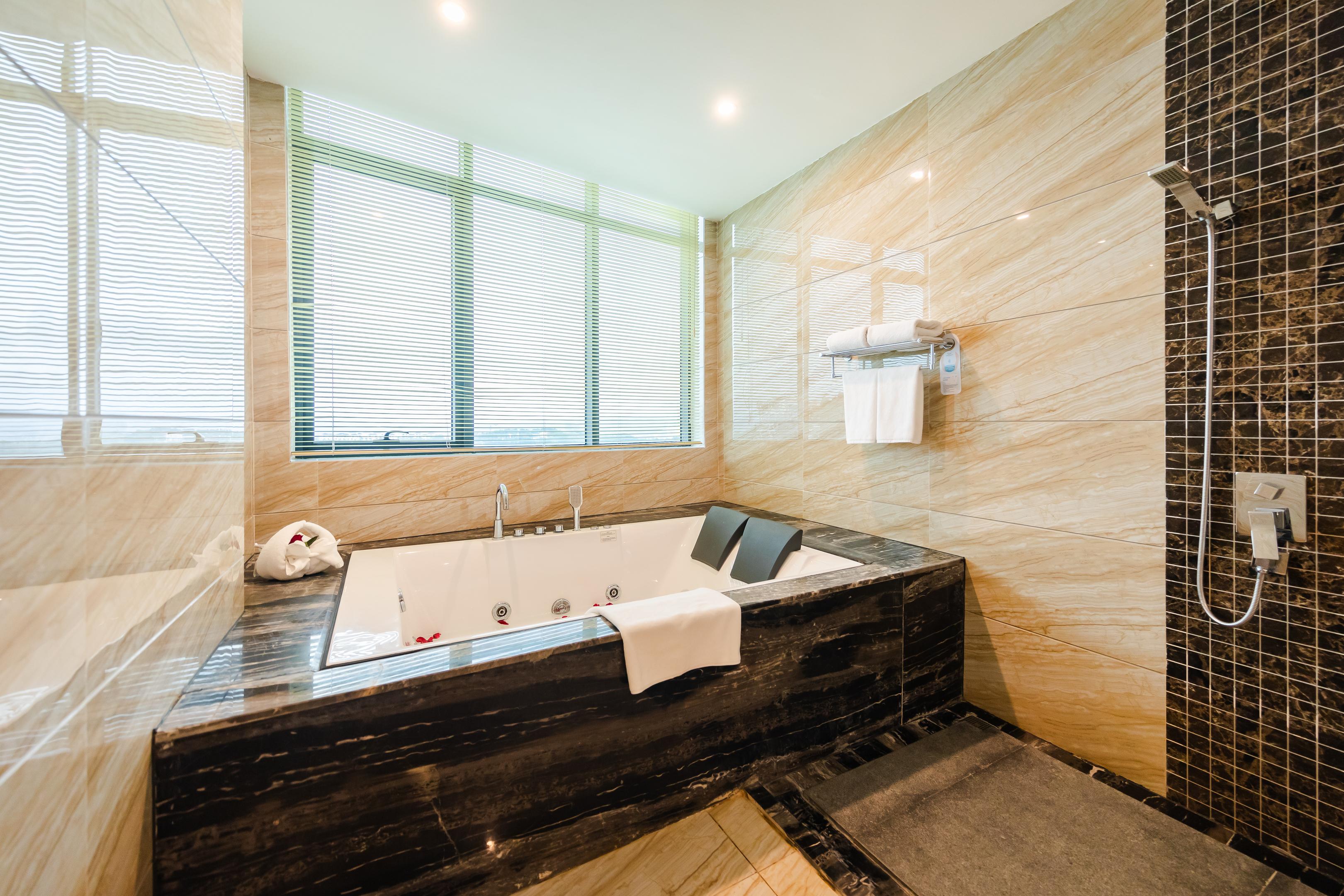 Muong Thanh Luxury Quang Ninh Hotel
