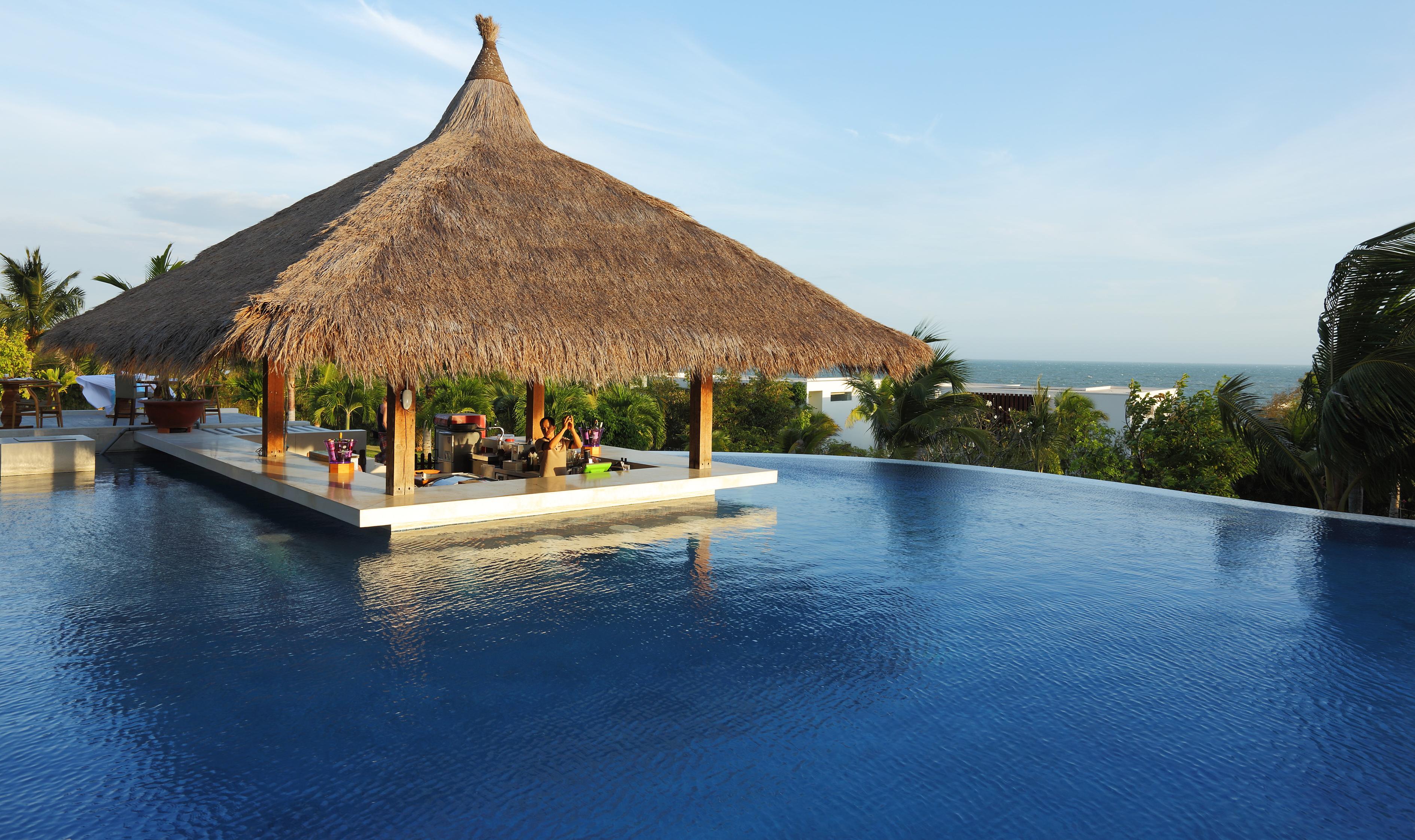 The Cliff & Residences 4*