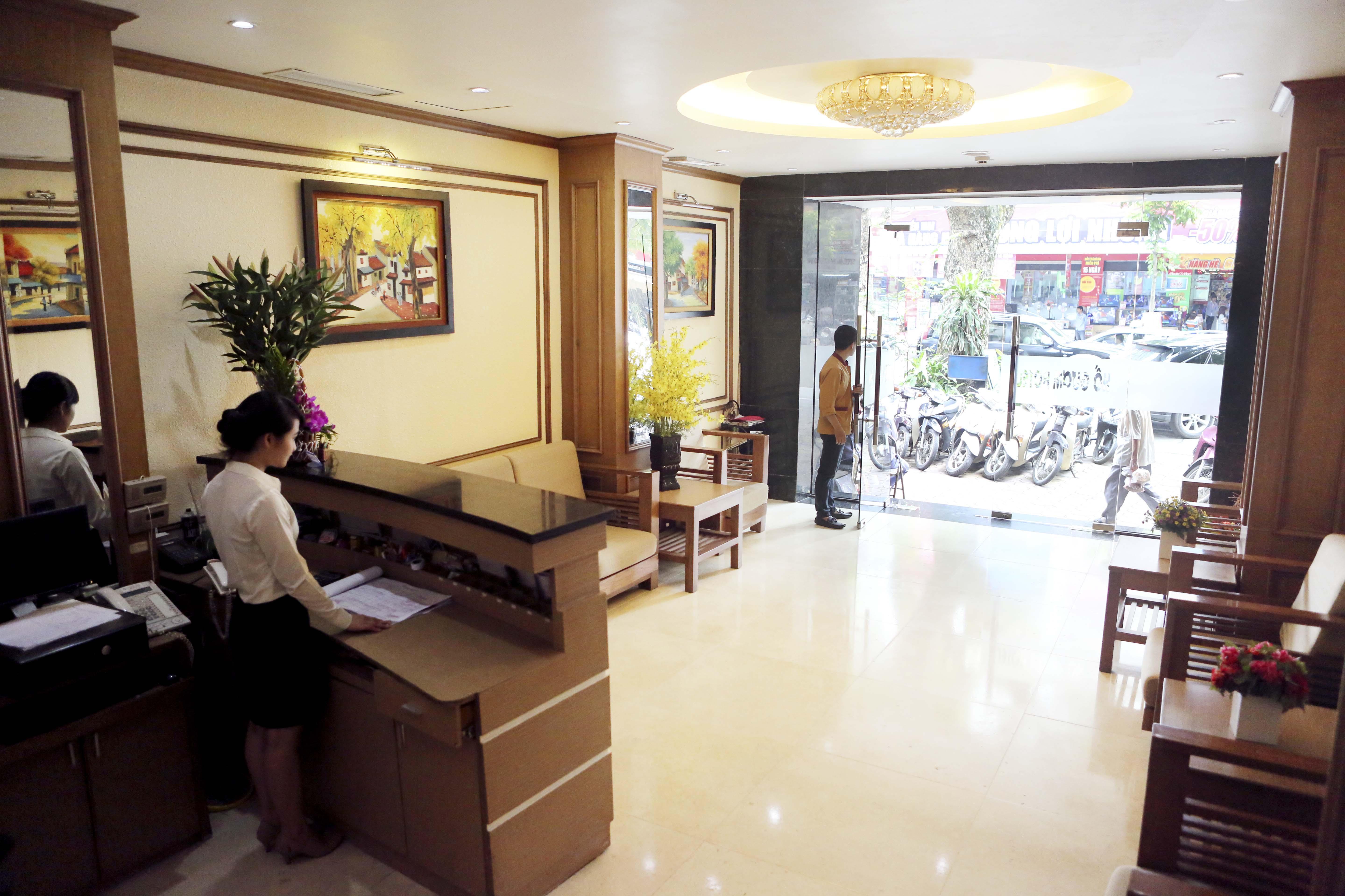Lenid De Ho Guom Hanoi