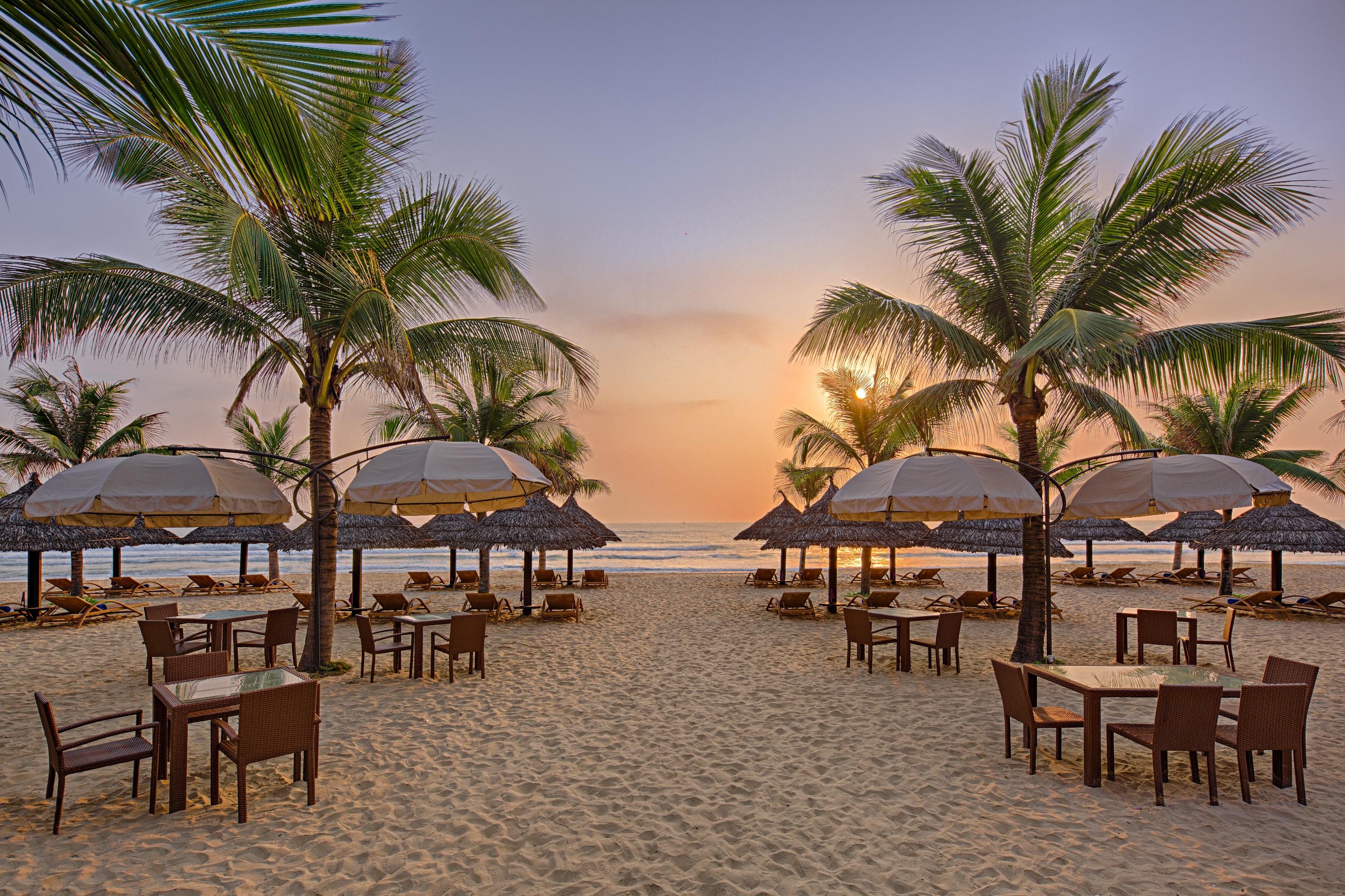 Holiday Beach Hotel Danang Hotel 5*