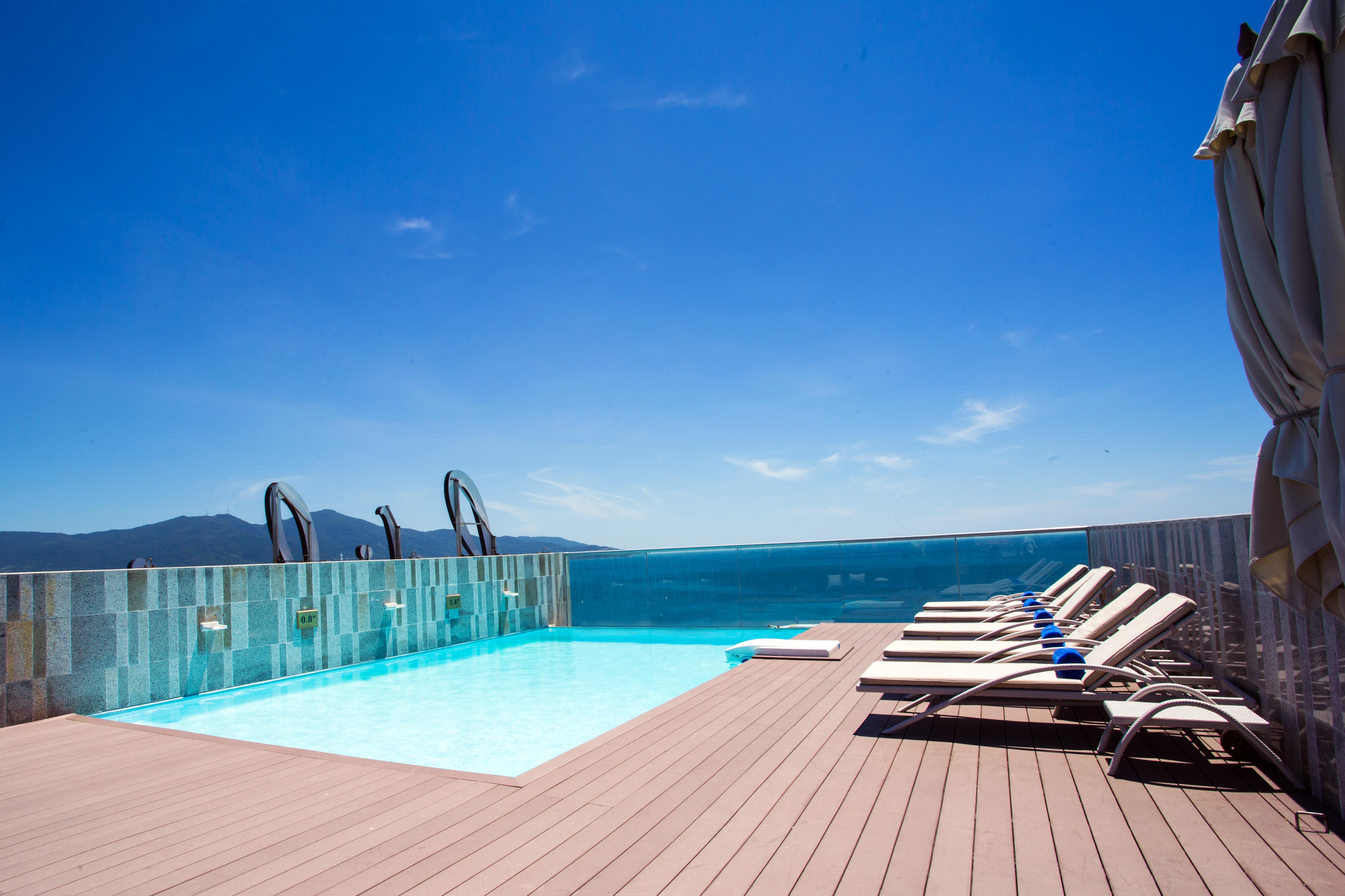 Holiday Beach Hotel Danang Hotel Da Nang