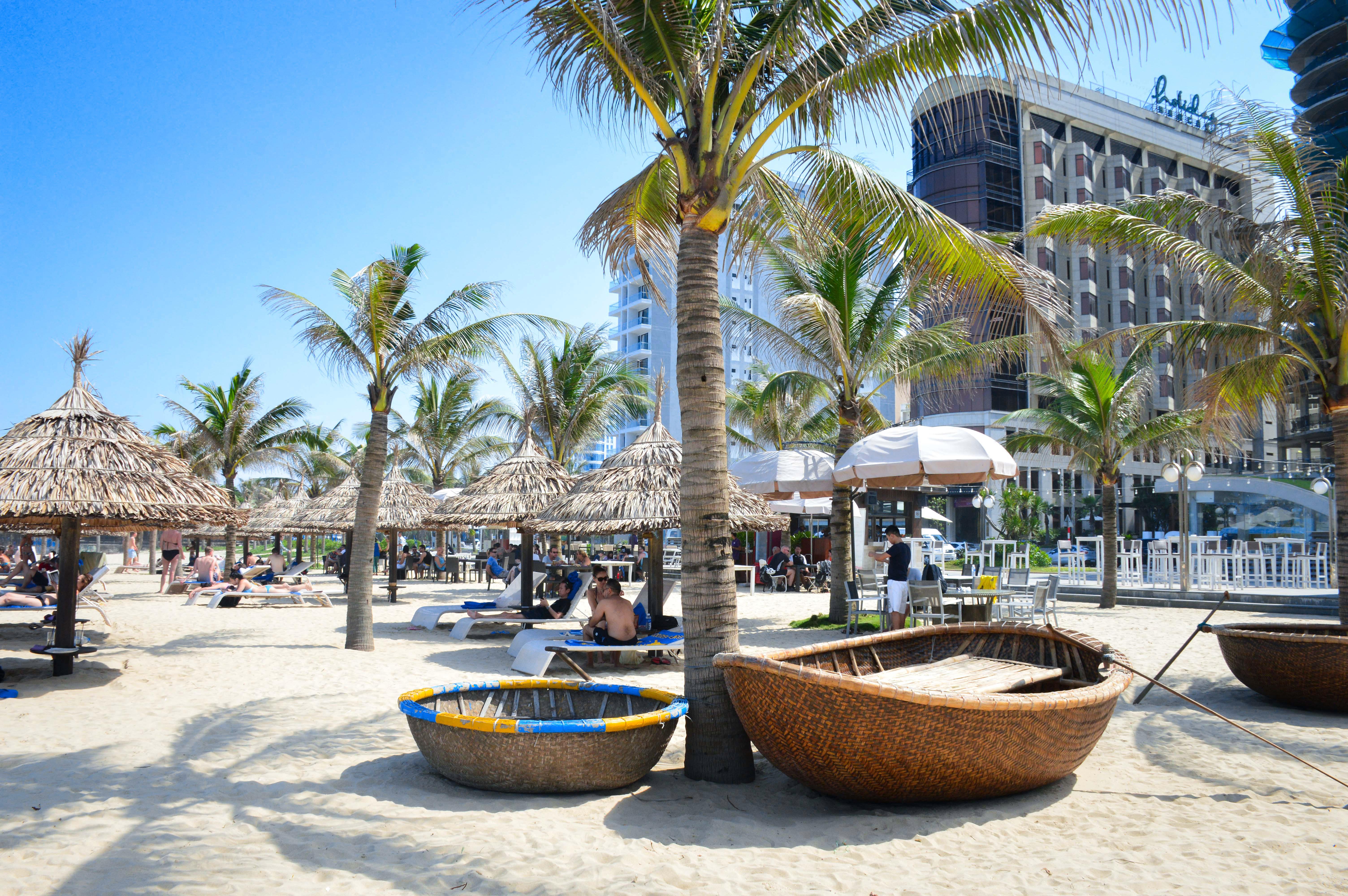 Hotel Holiday Beach Hotel Danang 5*