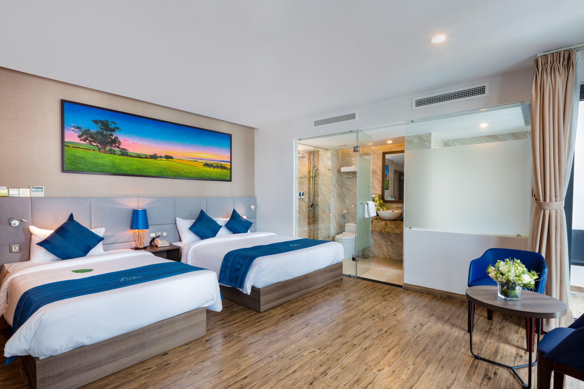Aaron Hotel
