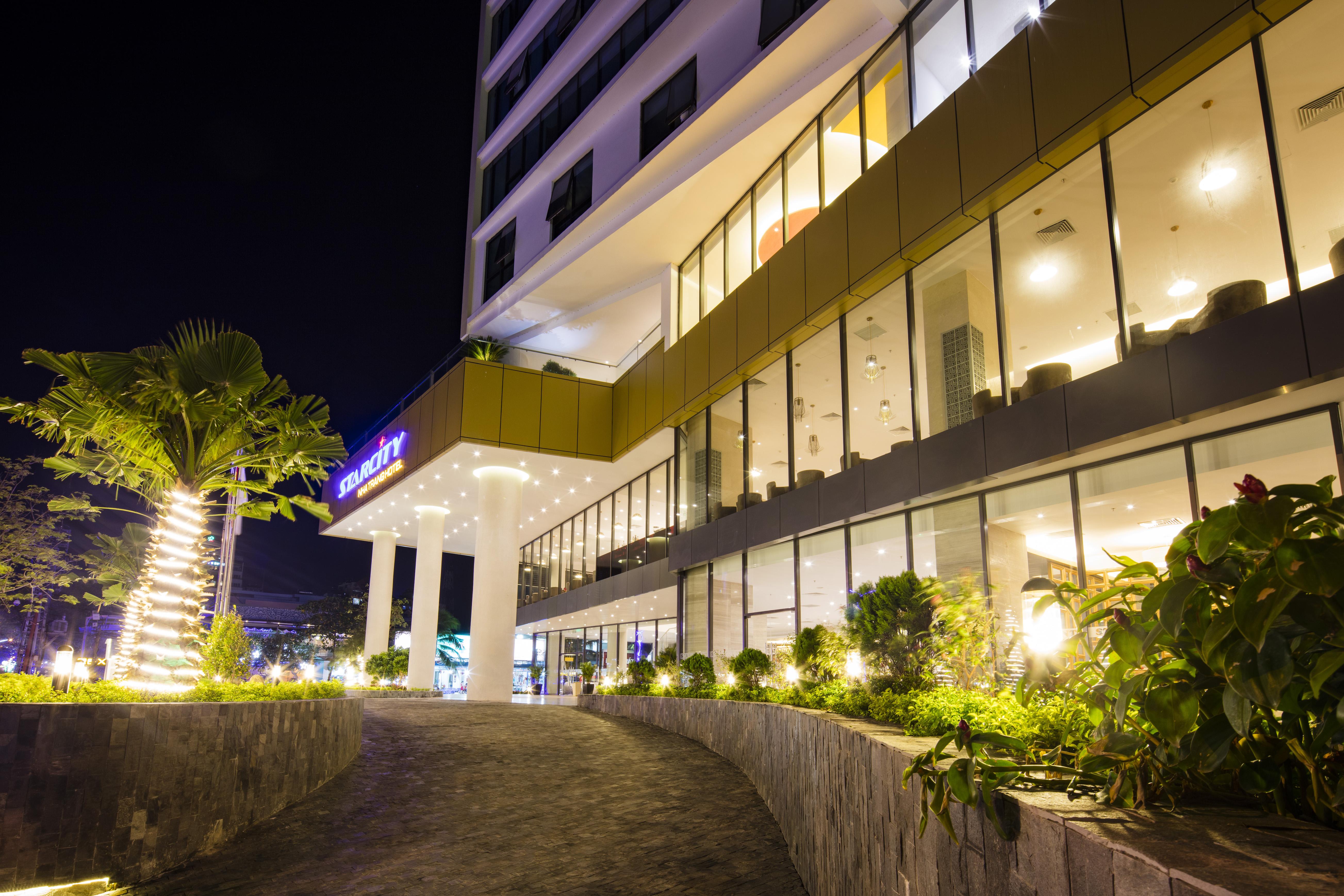 Khách sạn Starcity Hotel&condotel Beachfront