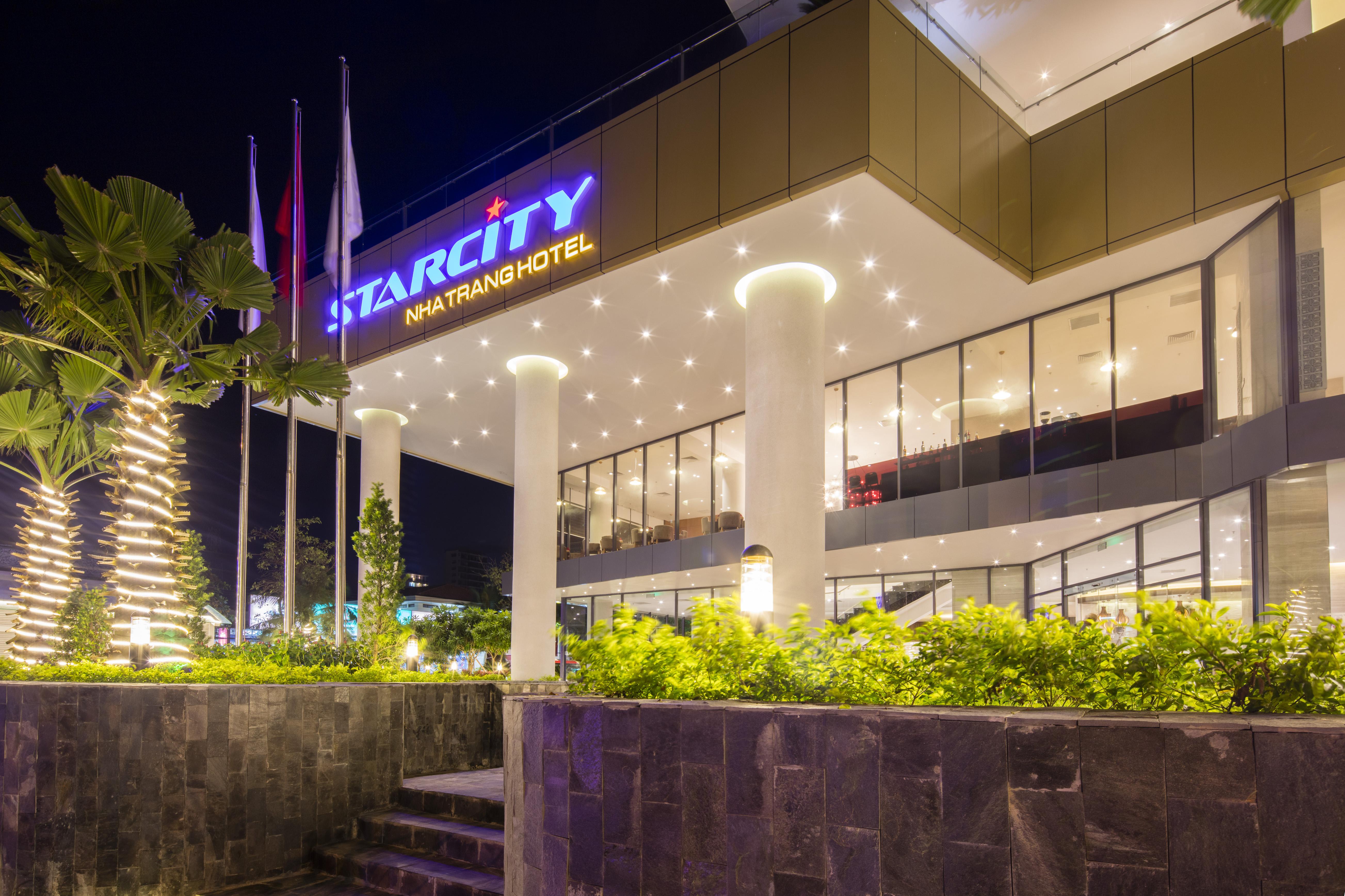 Starcity Hotel&condotel Beachfront Khách sạn 5*
