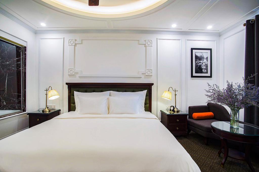New Era & 4* Hà Nội