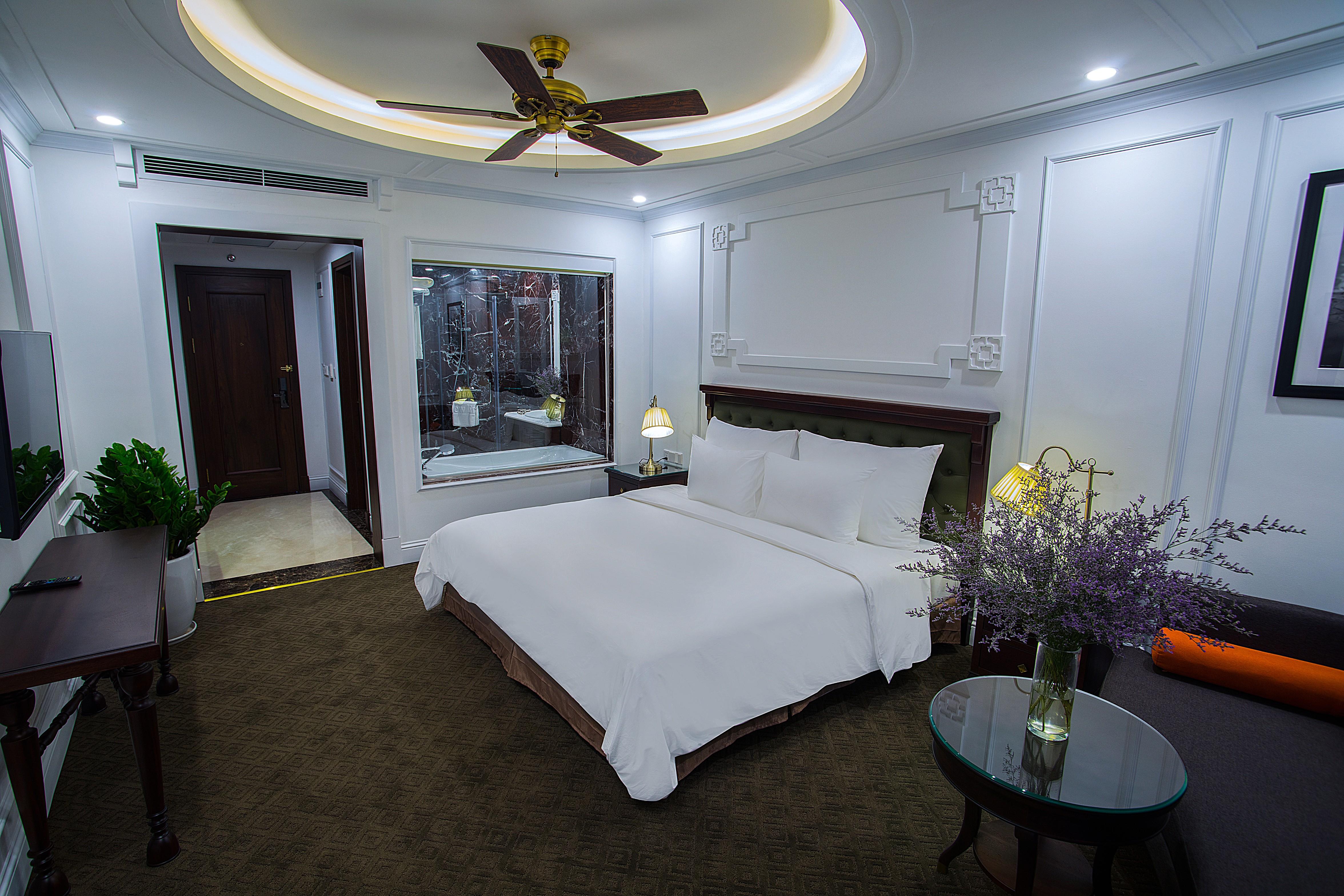 New Era & Khách sạn Hà Nội