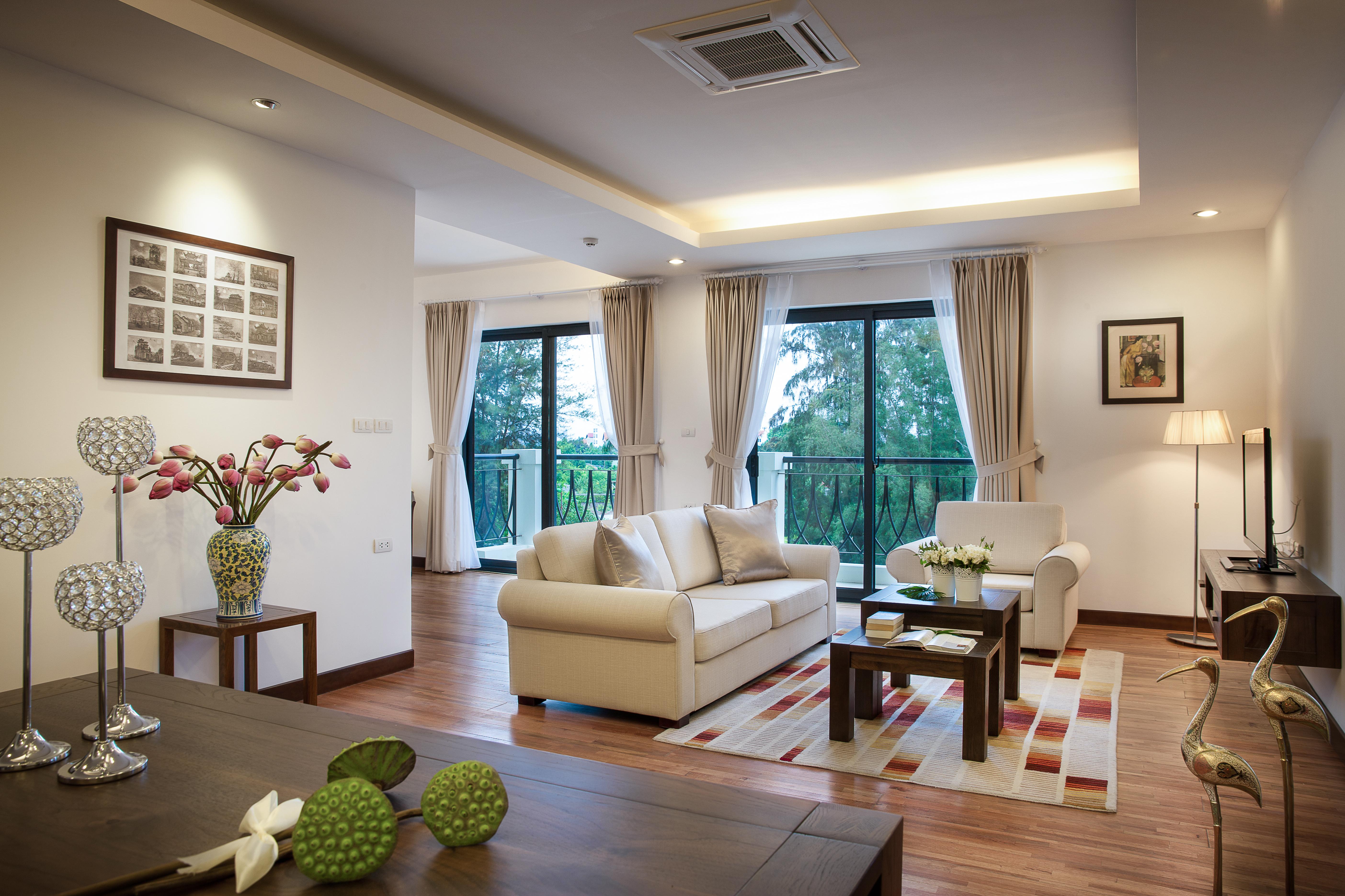 Elegant Westlake