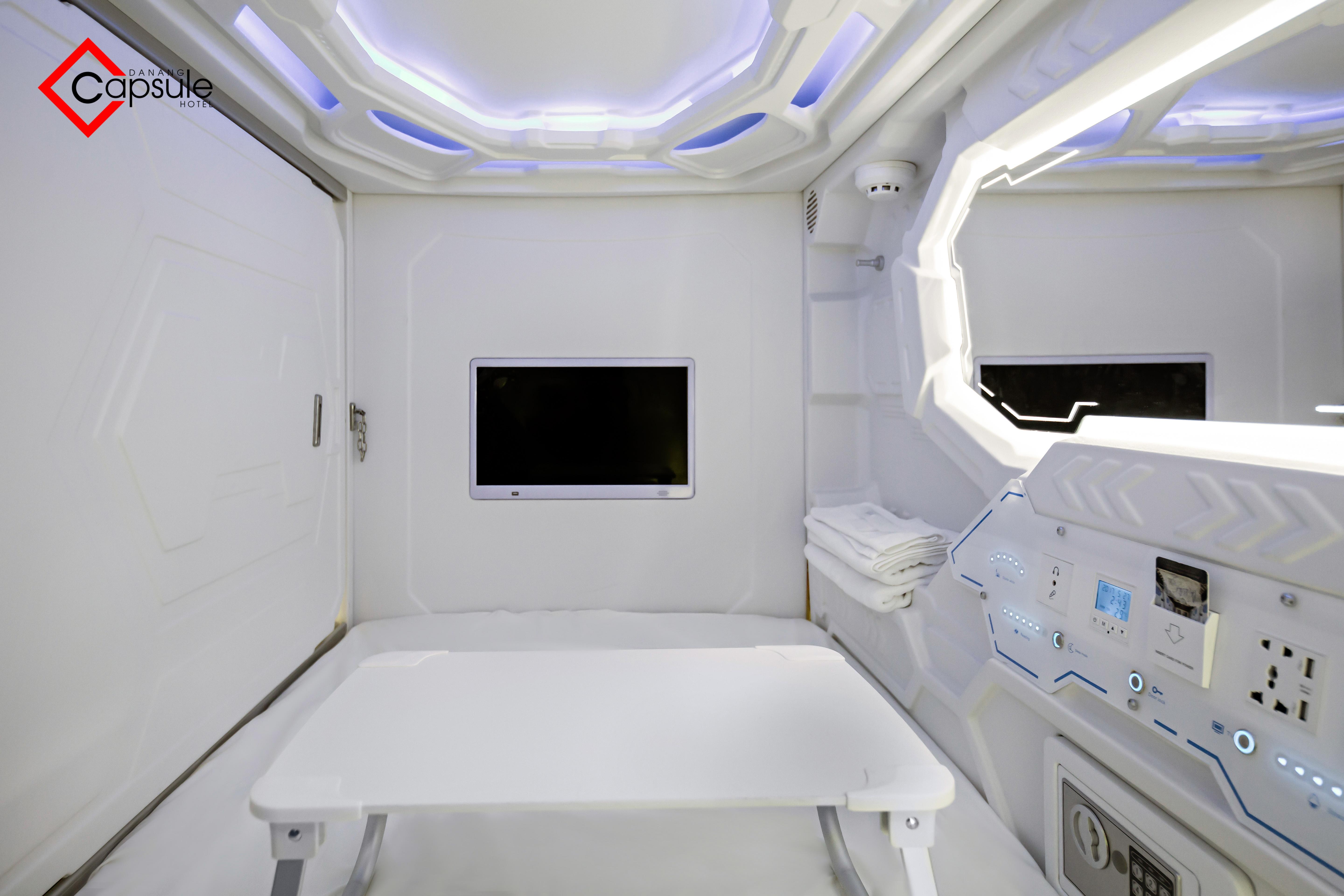 Ancyra Capsule - Backpackers Paradise & Rooftop Bar Capsule hotel