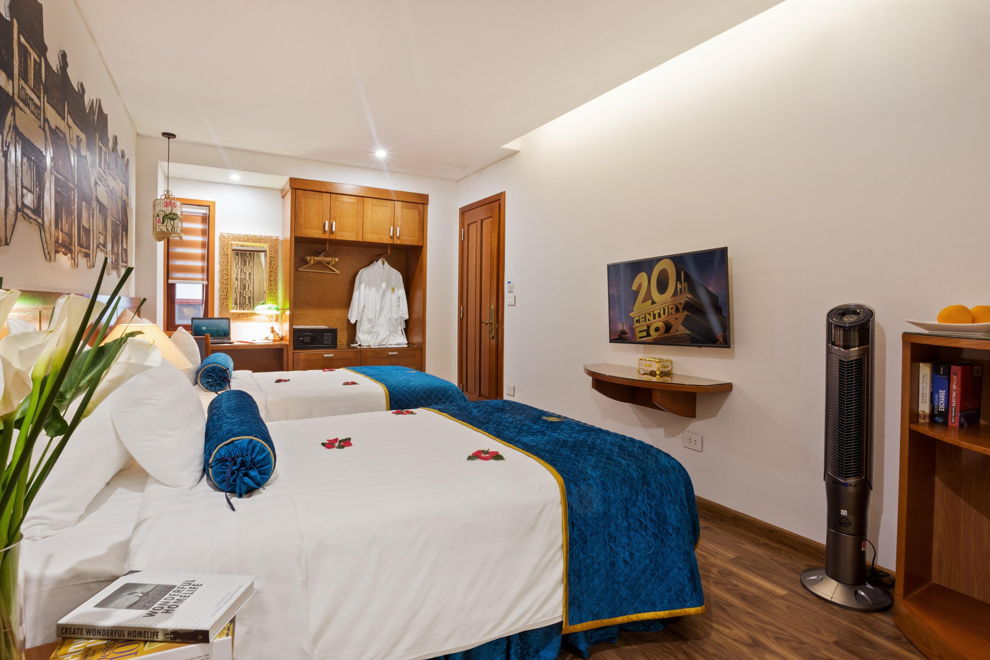 Hotel Golden 3*